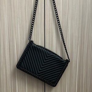 Elegant Black Quilted Chain Shoulder Bag